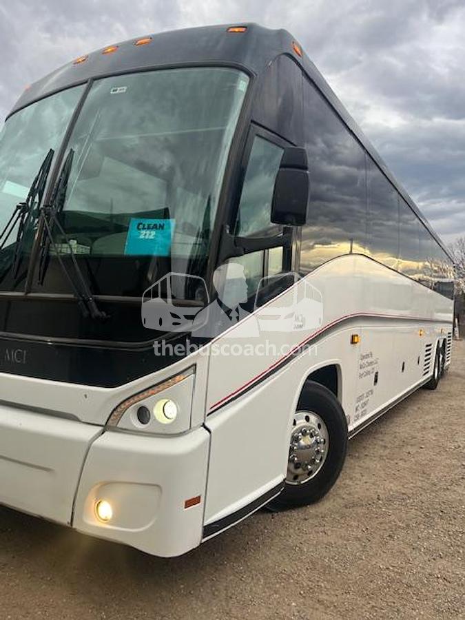 Used 2013 MCI J4500