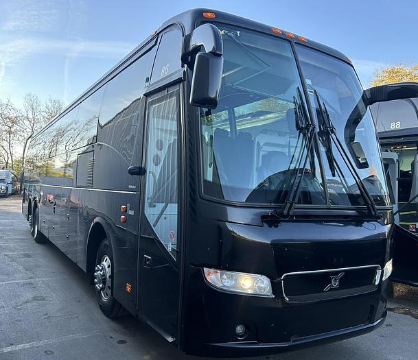 Used 2018 VOLVO 9700