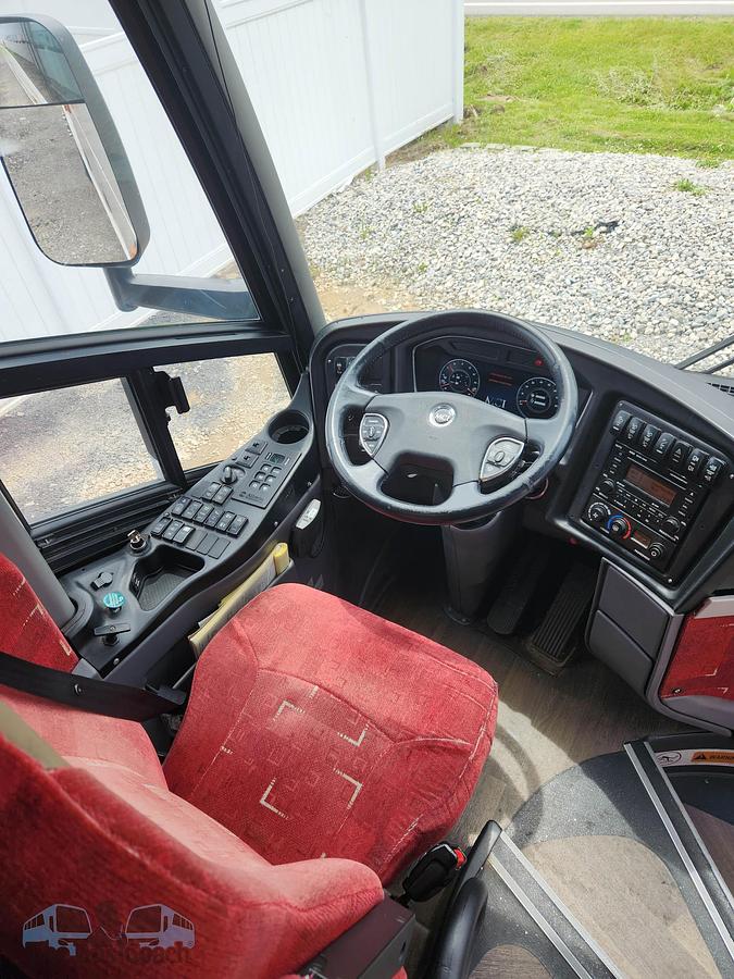 Used 2018 MCI J4500 ADA