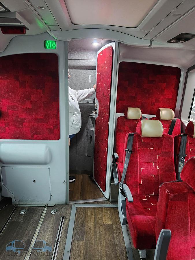 Used 2019 MCI J4500 ADA