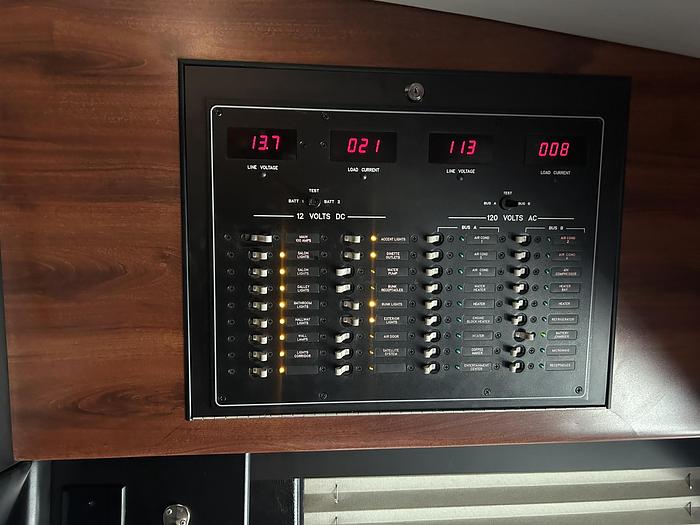 Used 2005 PREVOST XL2 Entertainer