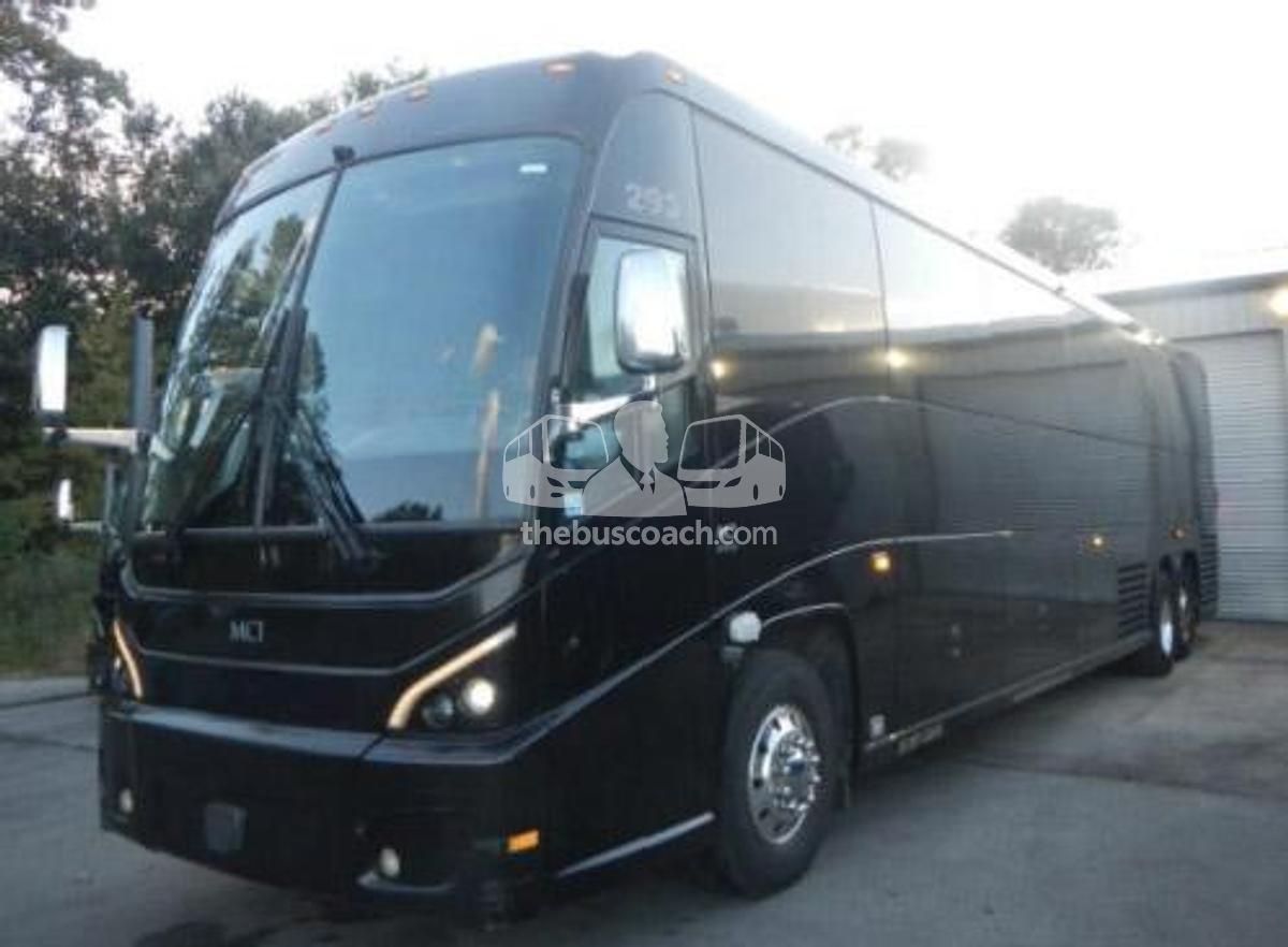 Used 2020 MCI J4500
