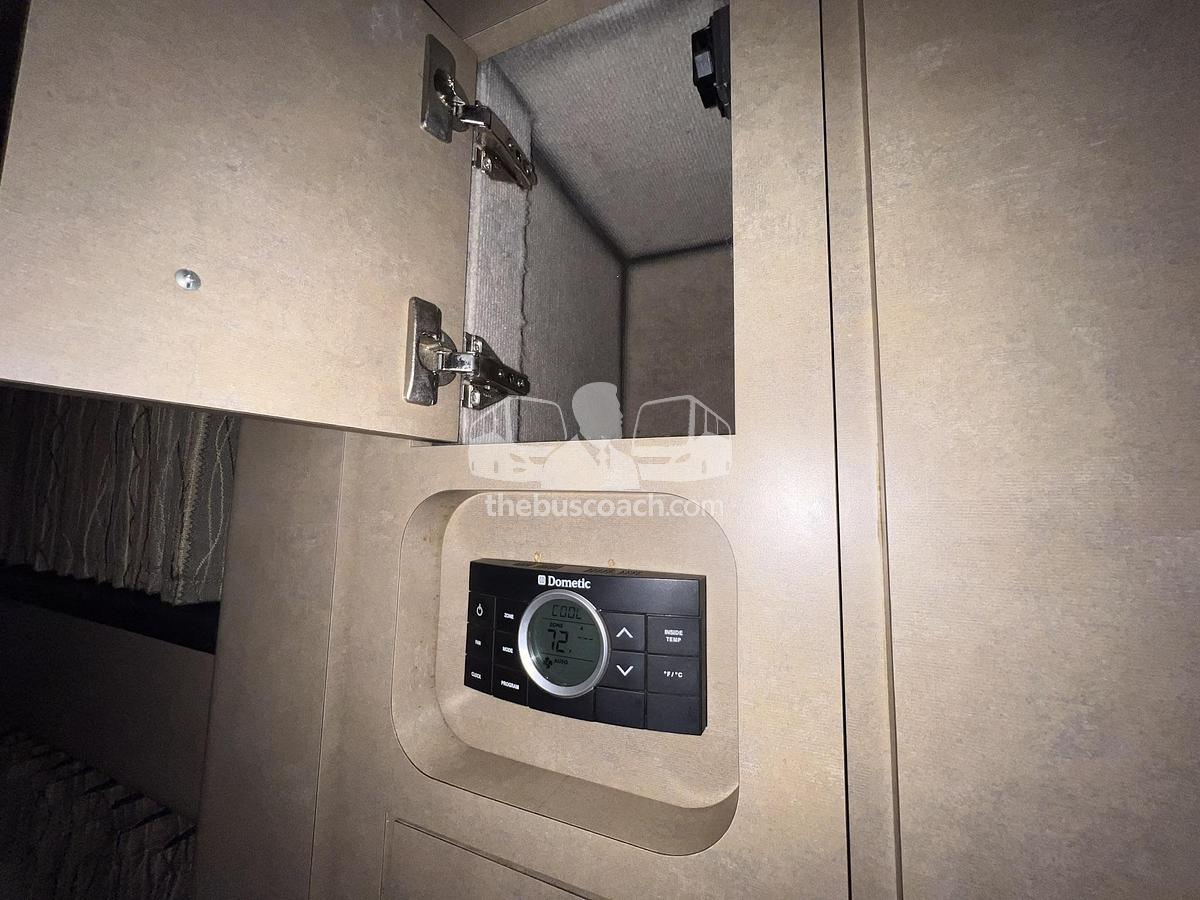 Used 2006 PREVOST XLII Entertainer Willie