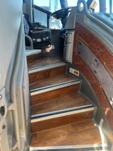 Used 2014 MCI J4500 ADA