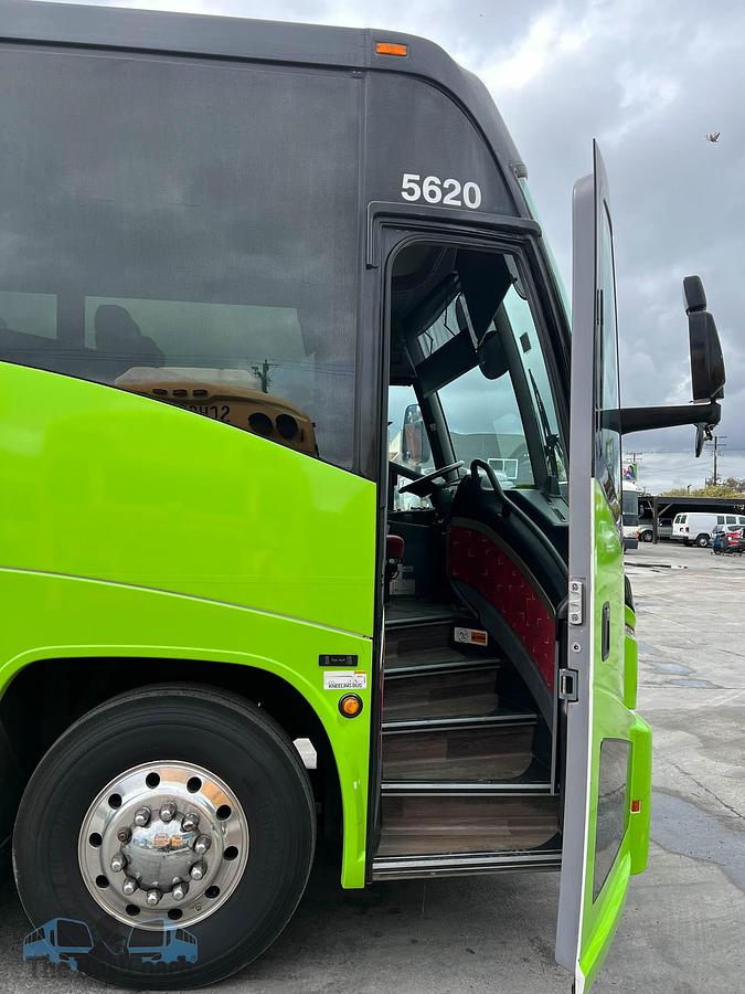 Used 2019 MCI J4500 ADA