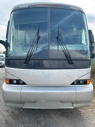 Used 2009 MCI J4500