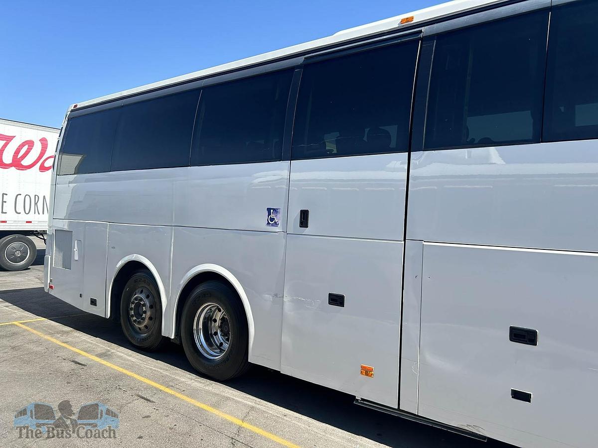 Used 2016 VOLVO 9700