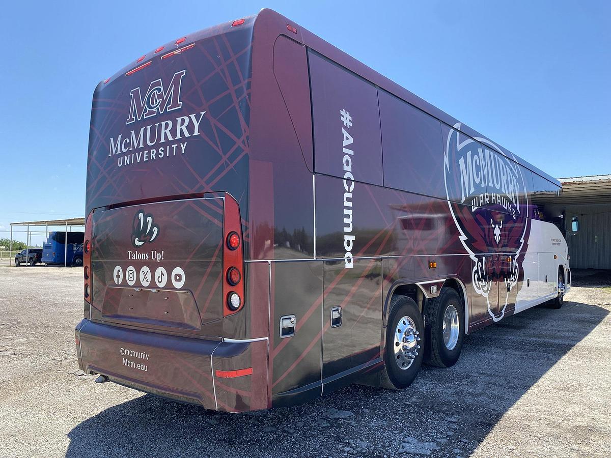 Used 2015 MCI J4500