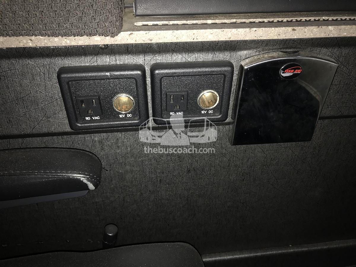 Used 2006 MCI E4500 Conv