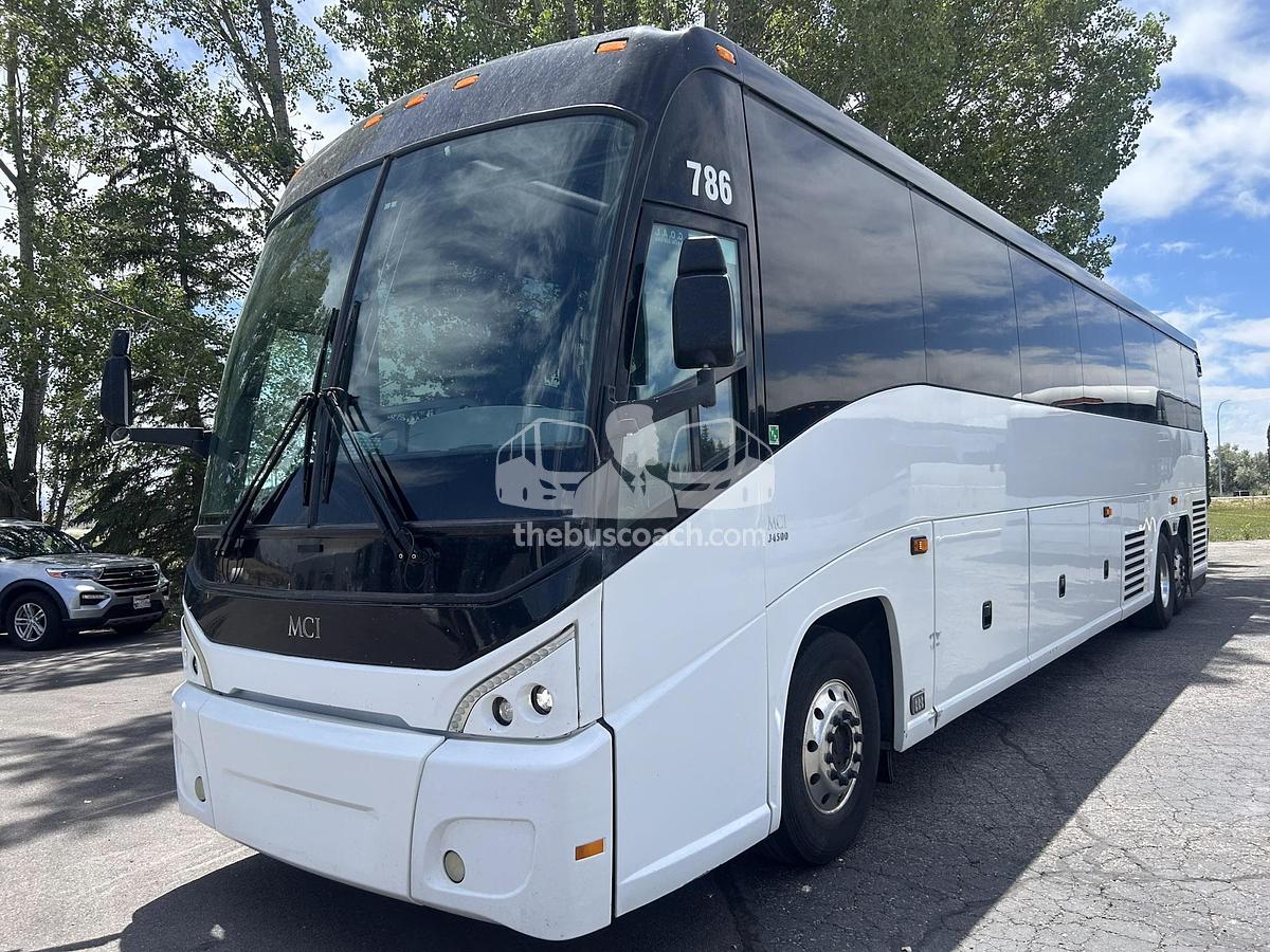 Used 2016 MCI J4500