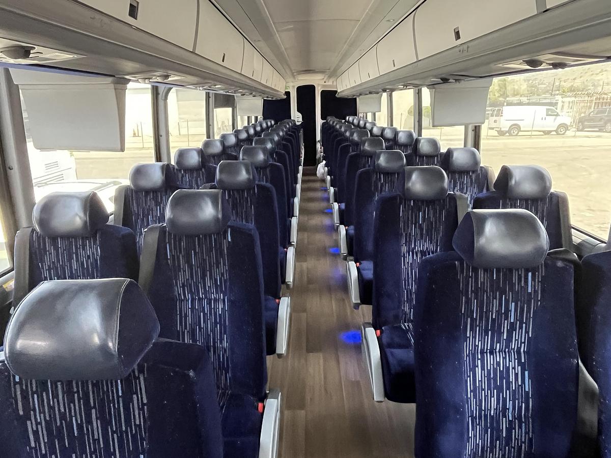 Used 2019 MCI J4500 ADA