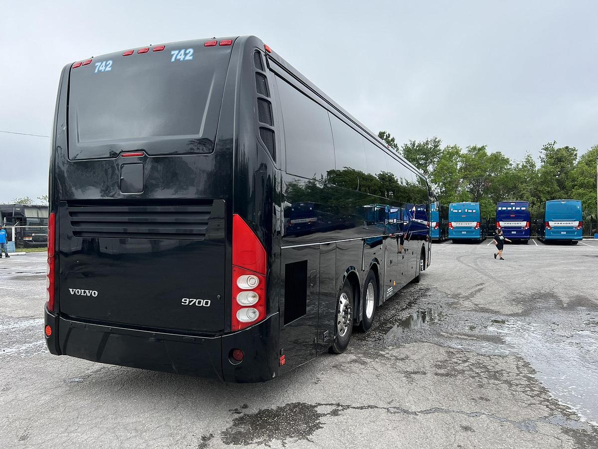Used 2016 VOLVO 9700