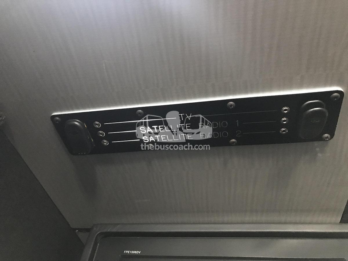 Used 2006 MCI E4500 Conv