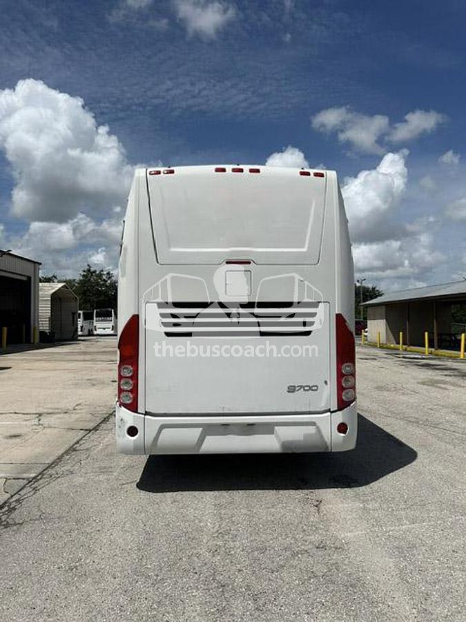 Used 2013 VOLVO 9700