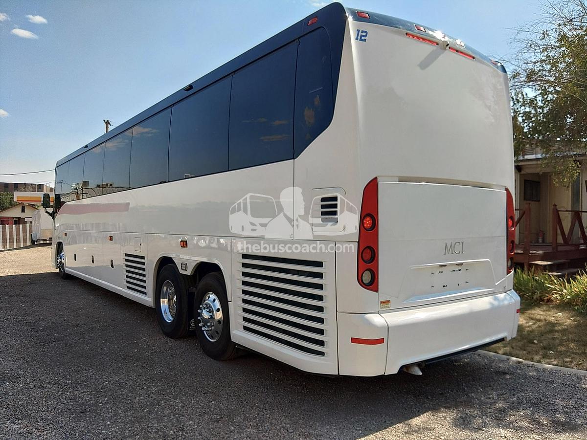 Used 2019 MCI J4500