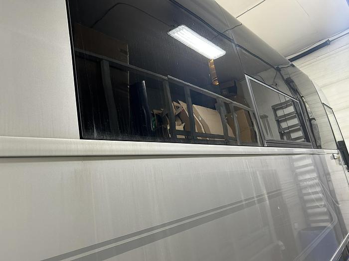 Used 2005 PREVOST XL2 Entertainer