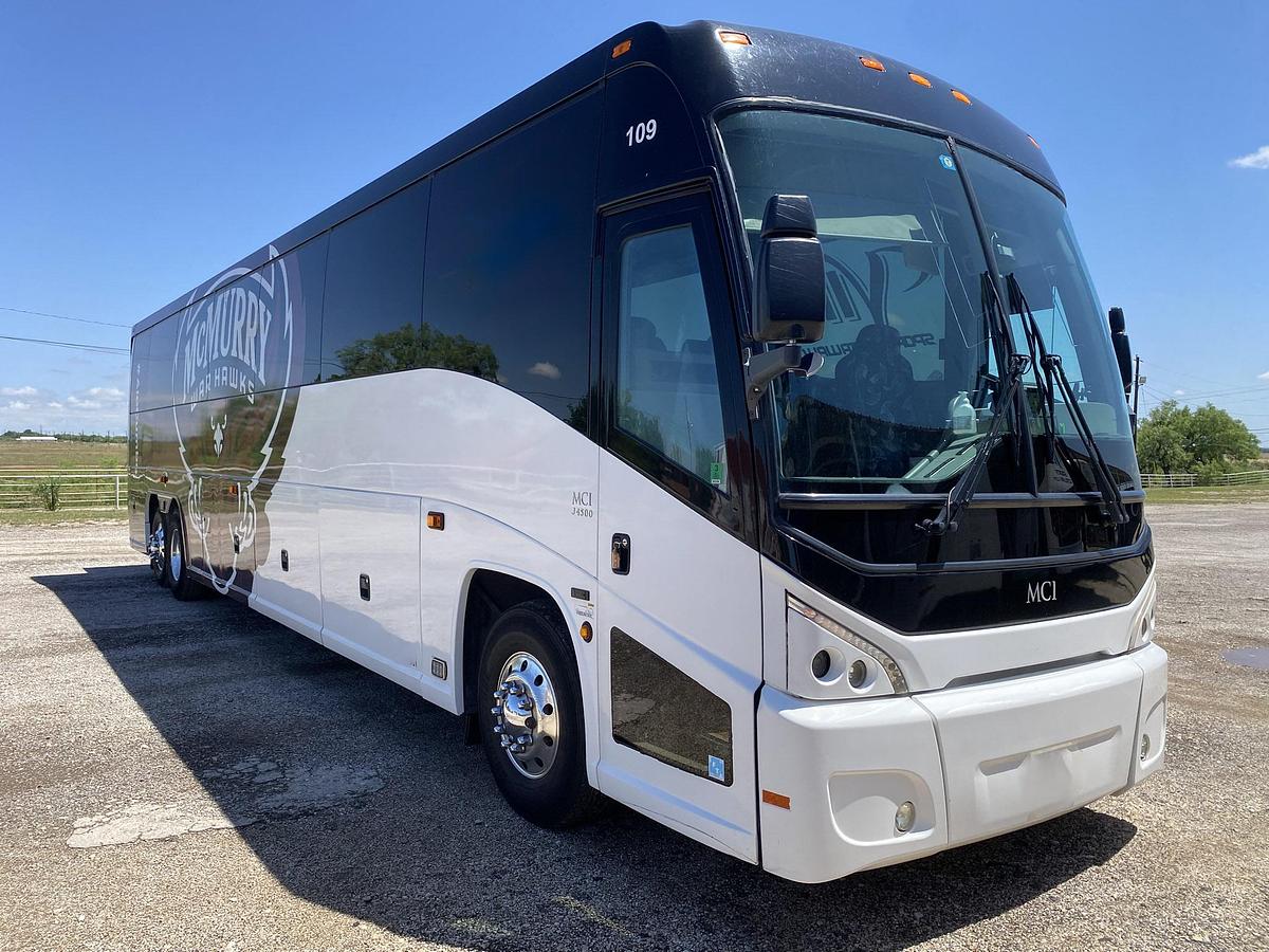 Used 2015 MCI J4500