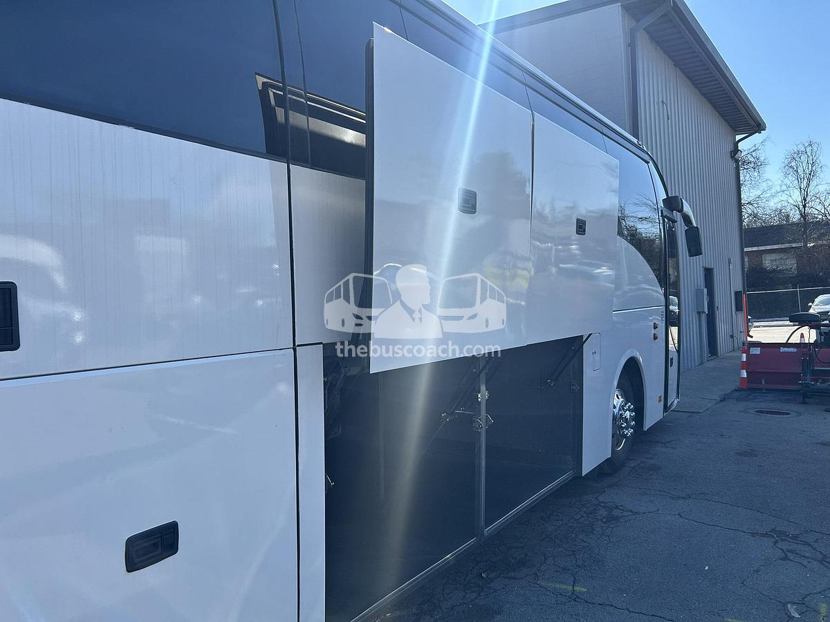 Used 2014 VOLVO 9700 ADA