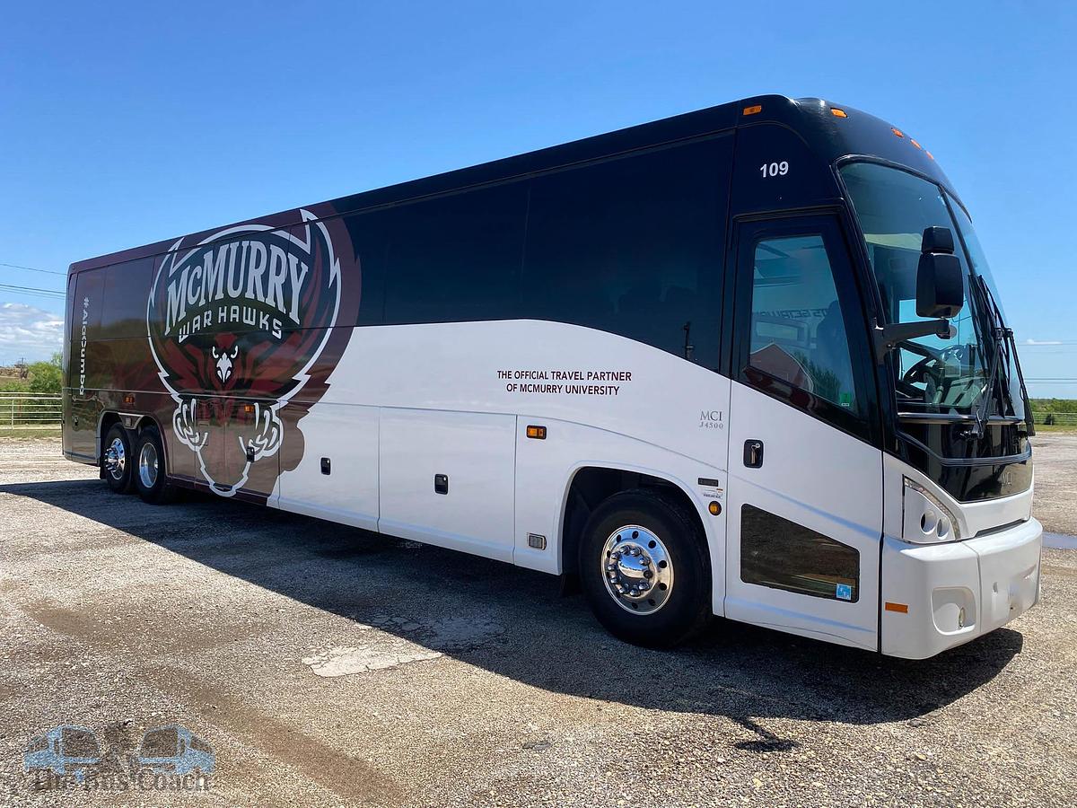 Used 2015 MCI J4500