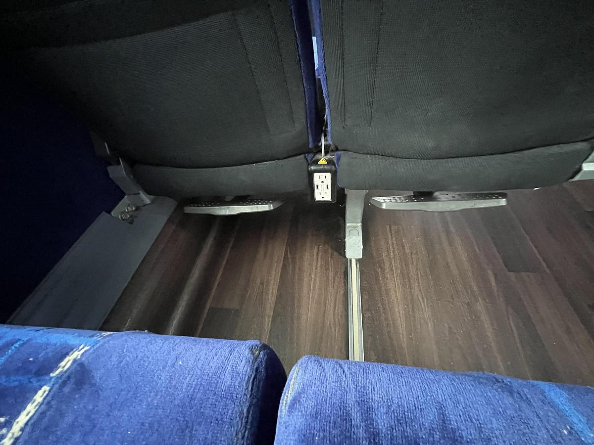 Used 2019 MCI J4500 ADA