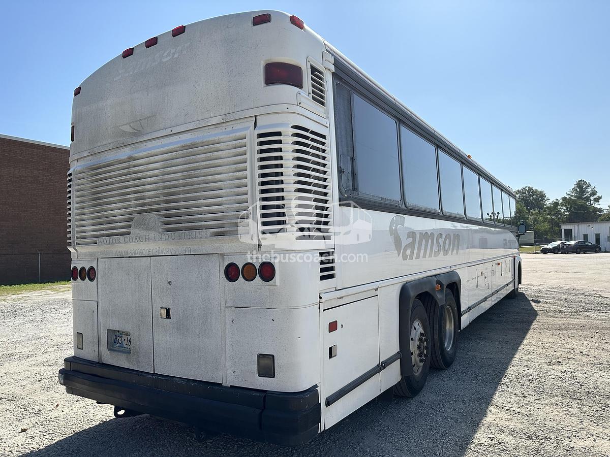 Used 2003 MCI D4500