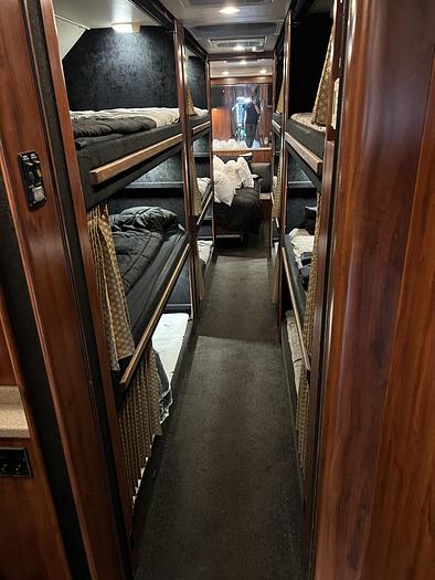 Used 2005 PREVOST XL2 Entertainer
