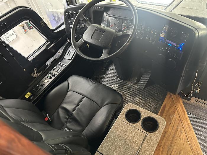 Used 2005 PREVOST XL2 Entertainer