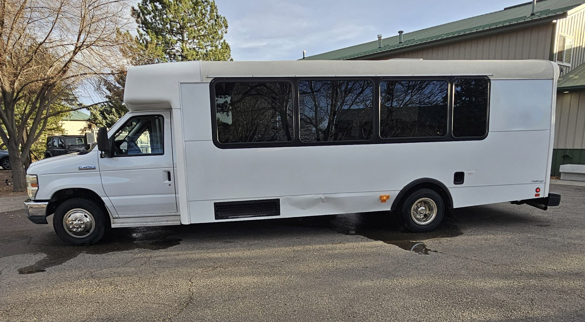 Used 2015 CHAMPION E450 Challenger