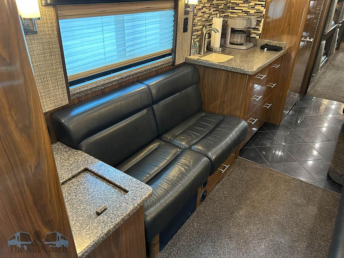 Used 2008 PREVOST XLII