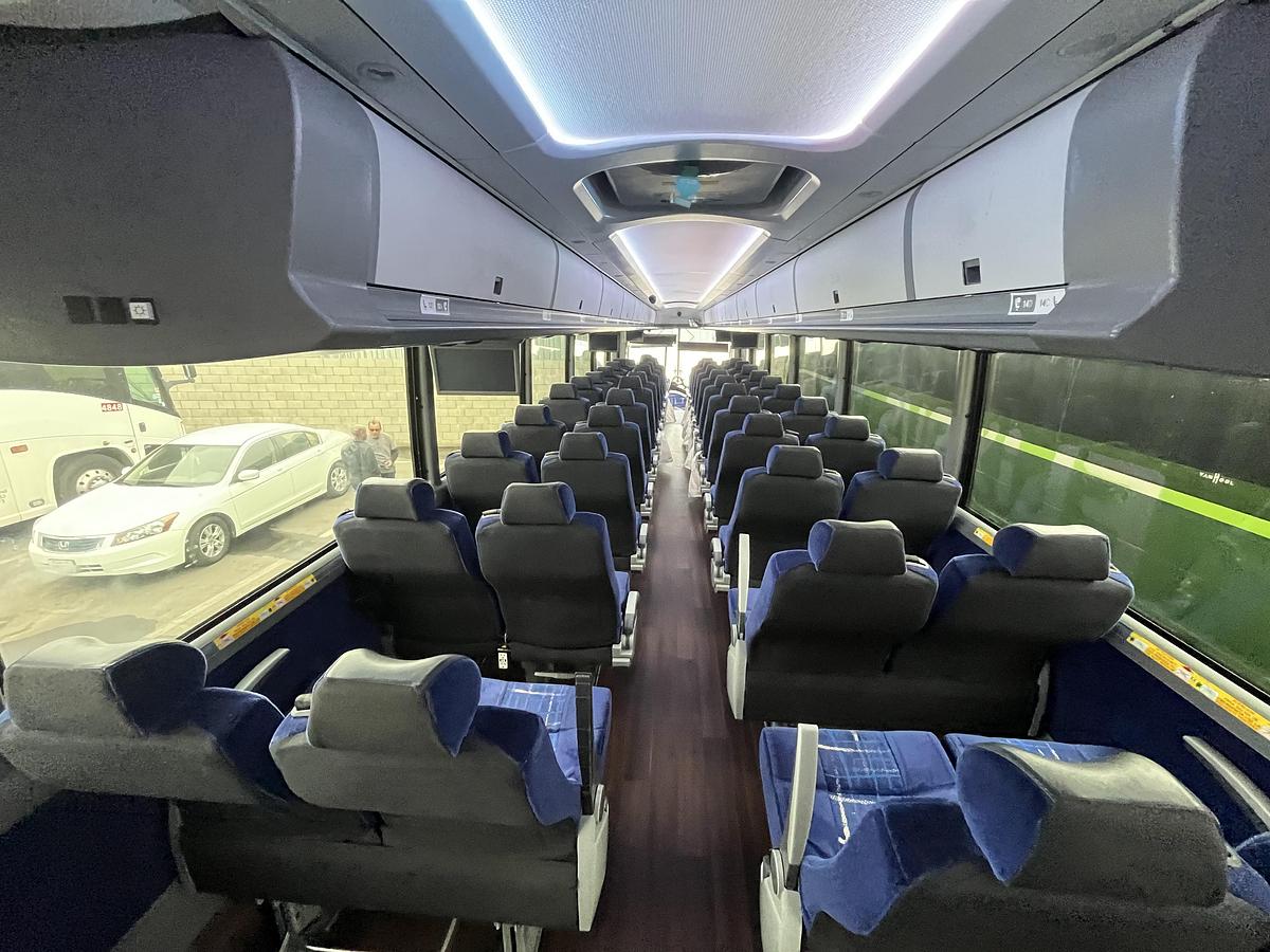 Used 2019 MCI J4500 ADA