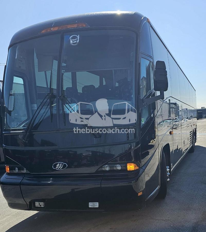 Used 2012 MCI J4500
