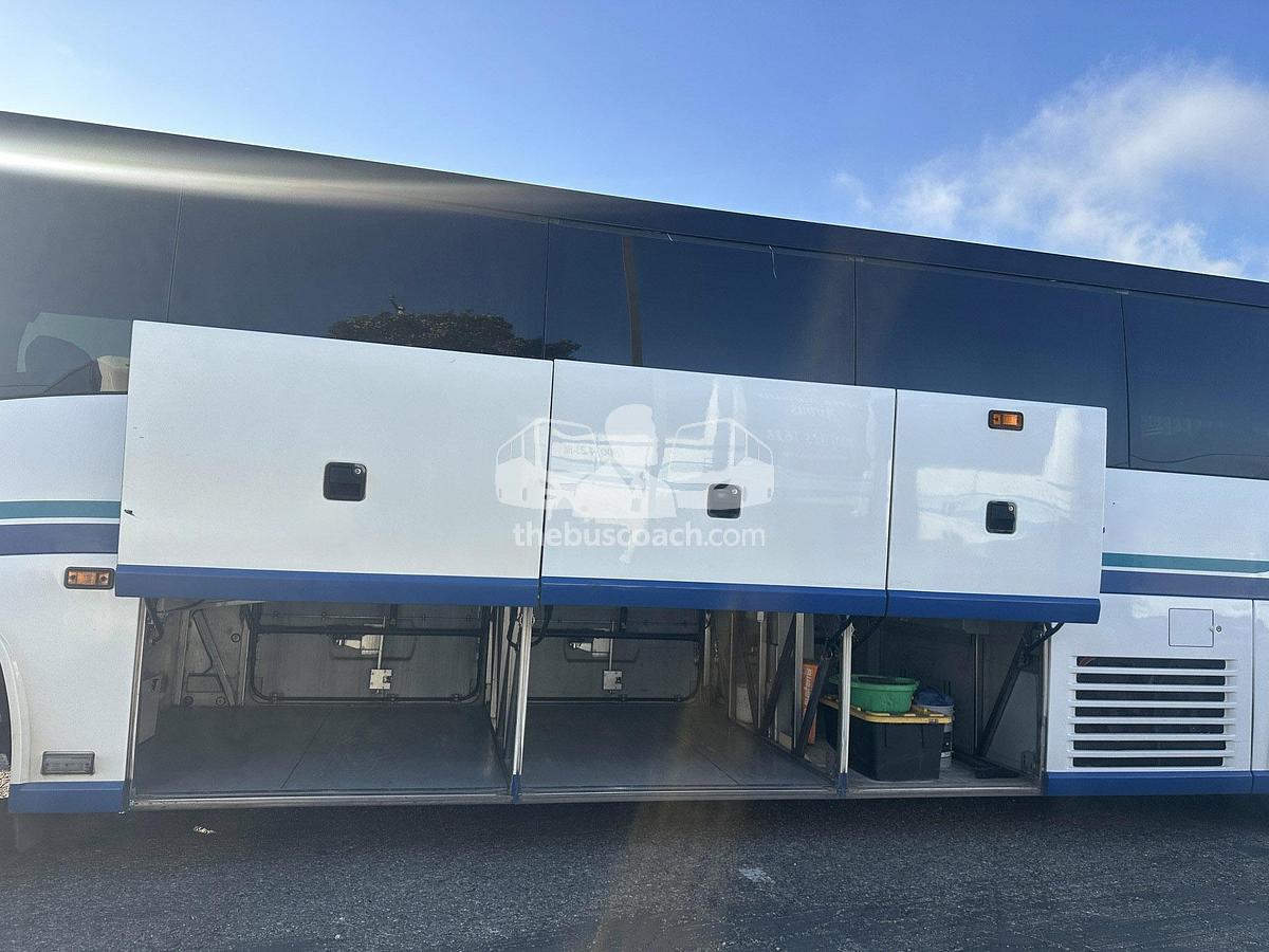 Used 2013 MCI J4500