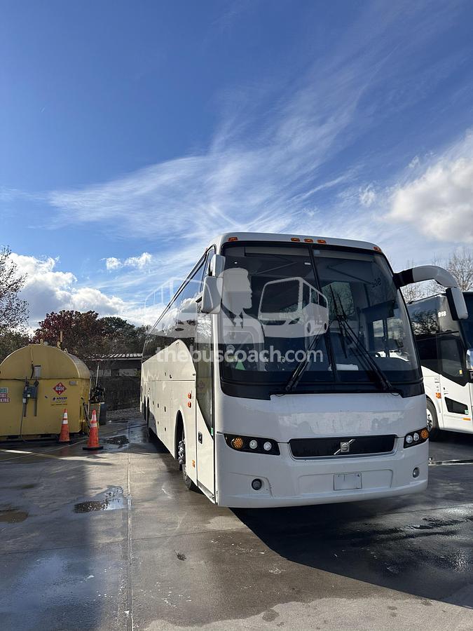 Used 2017 VOLVO 9700