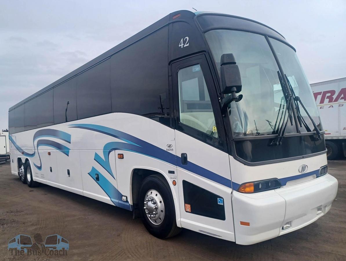 Used 2003 MCI E4500