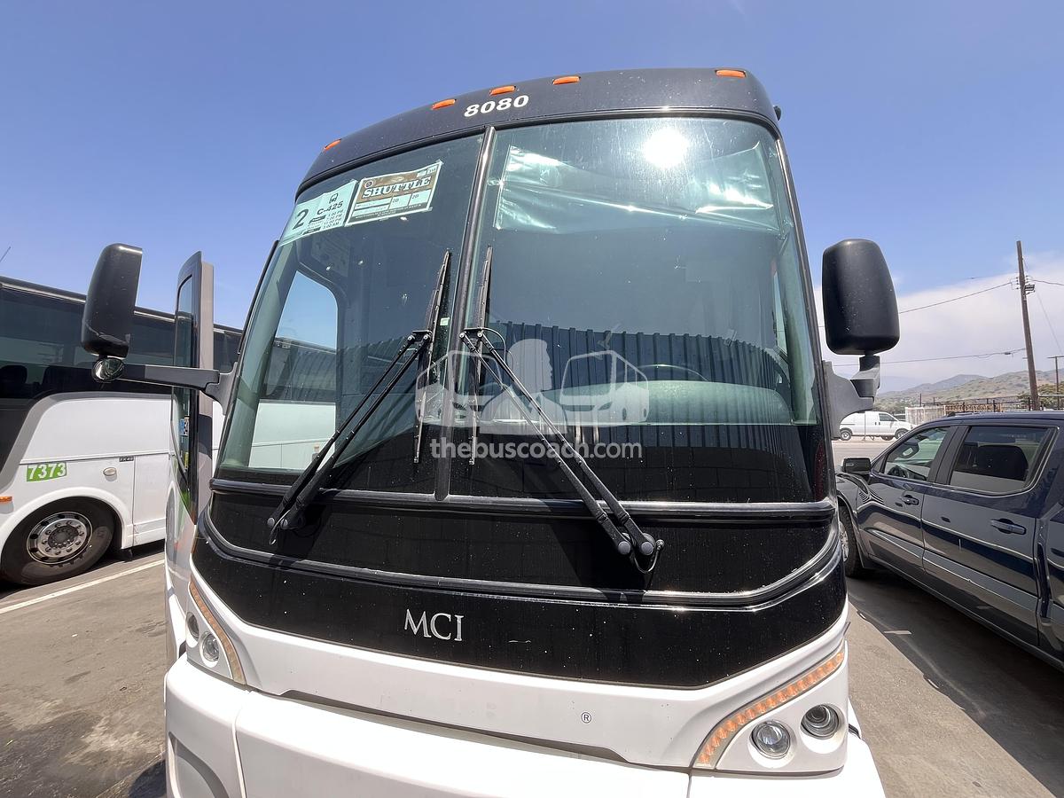 Used 2019 MCI J4500 ADA