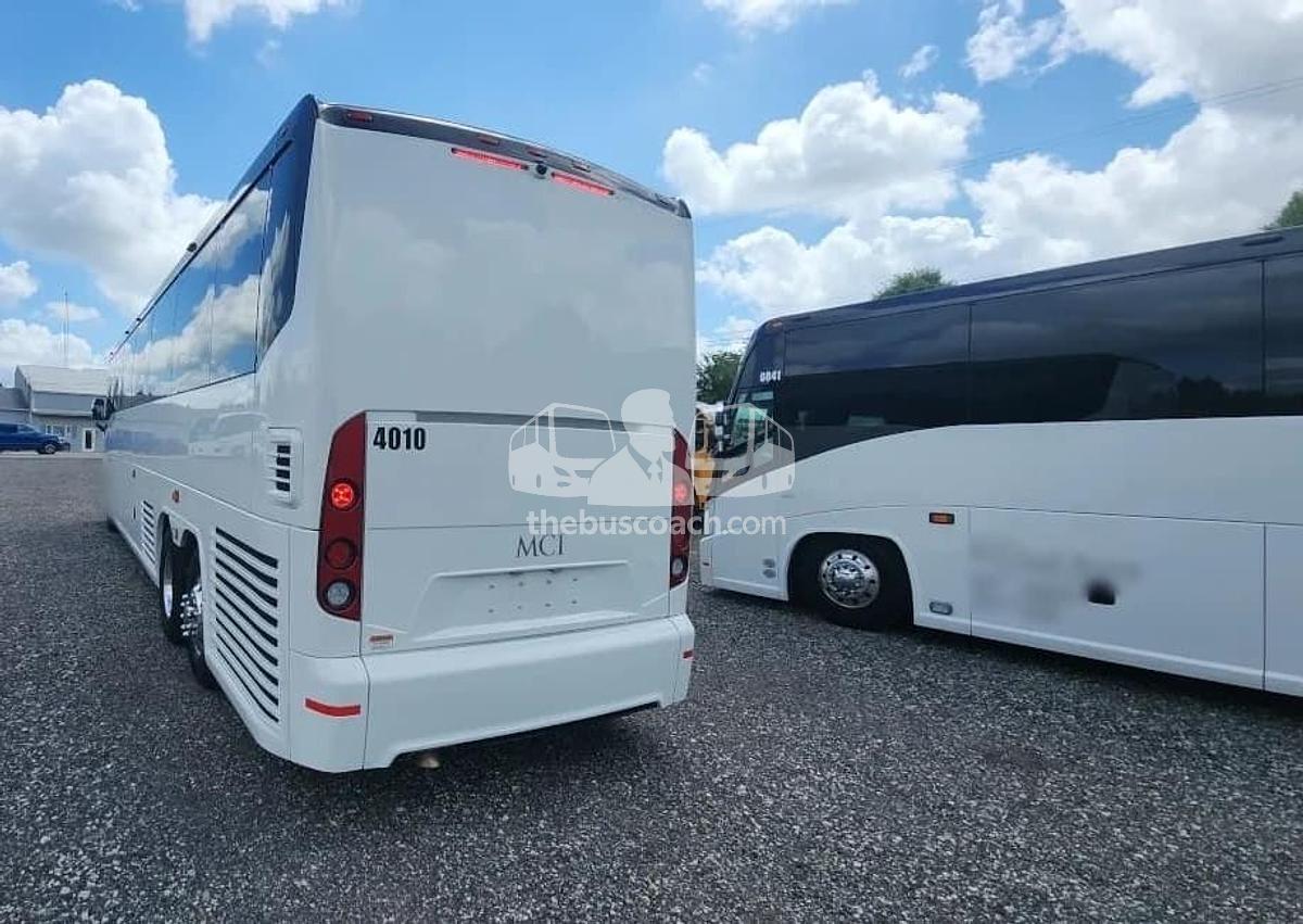 Used 2025 MCI J4500 ADA