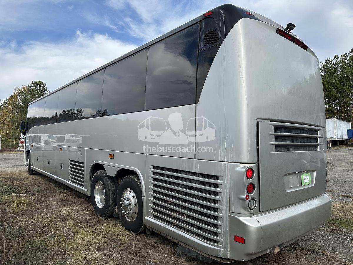 Used 2009 MCI J4500