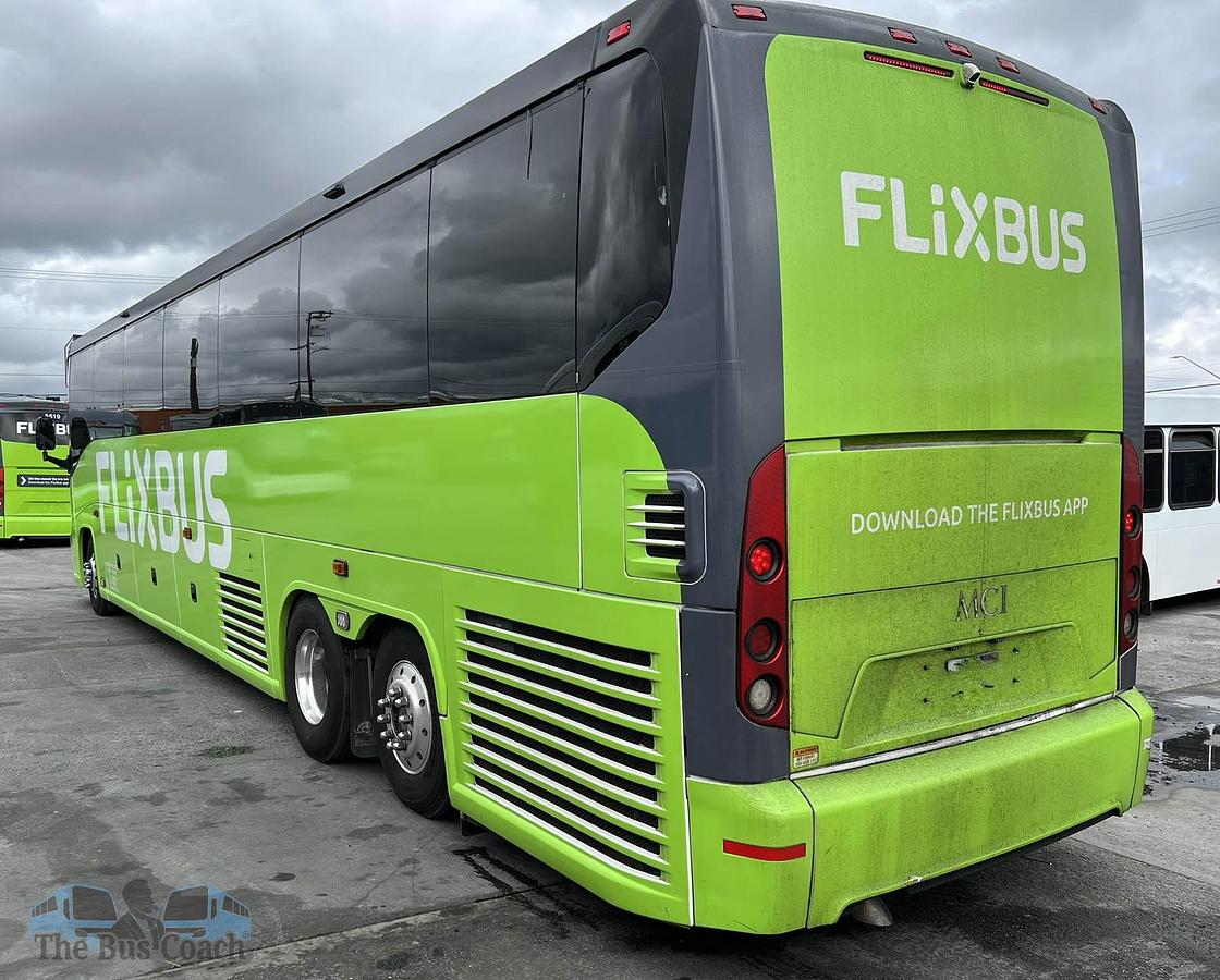 Used 2019 MCI J4500 ADA