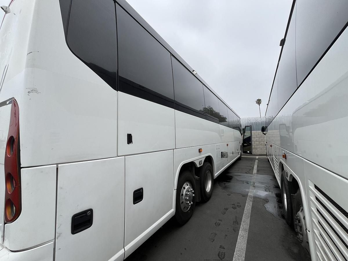 Used 2019 MCI J4500 ADA