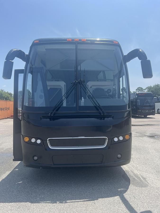 Used 2017 VOLVO 9700