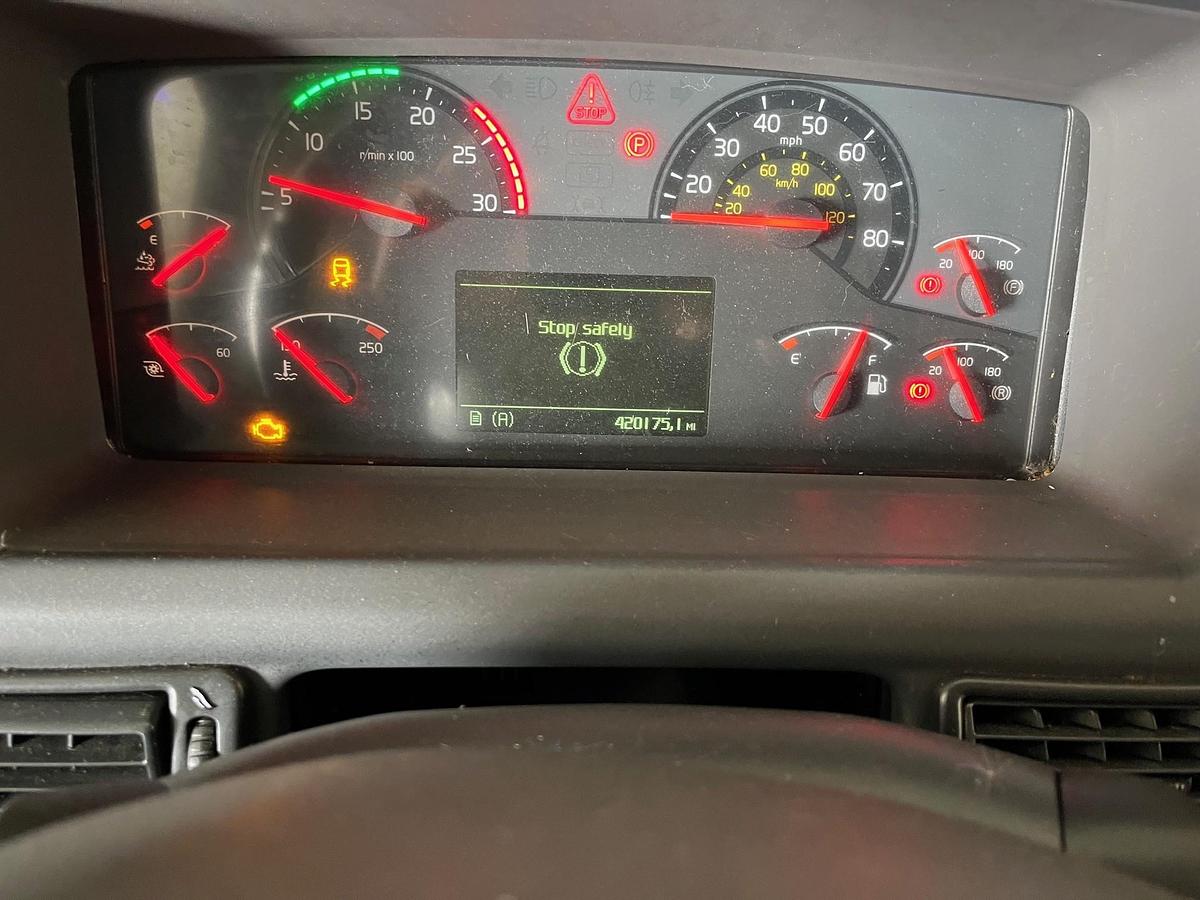 Used 2018 VOLVO 9700 ADA