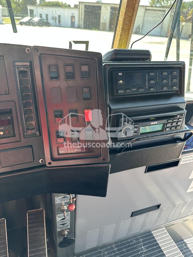 Used 2003 MCI D4500
