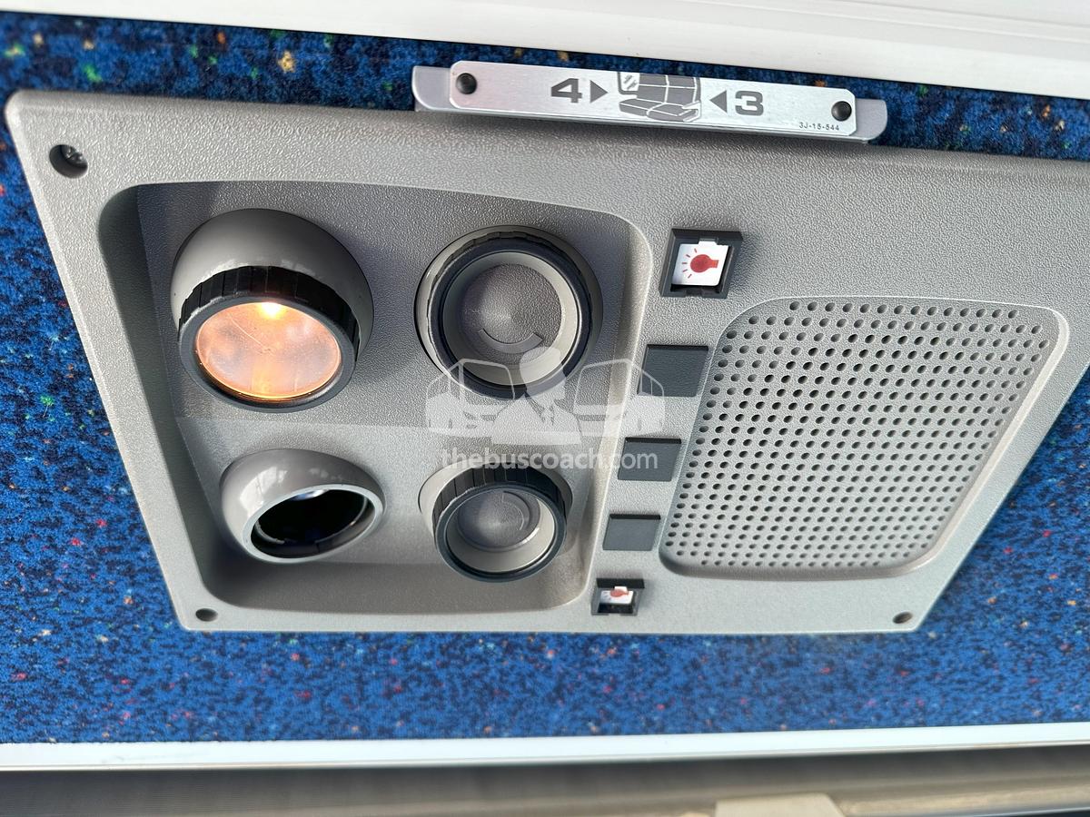 Used 2003 MCI D4500