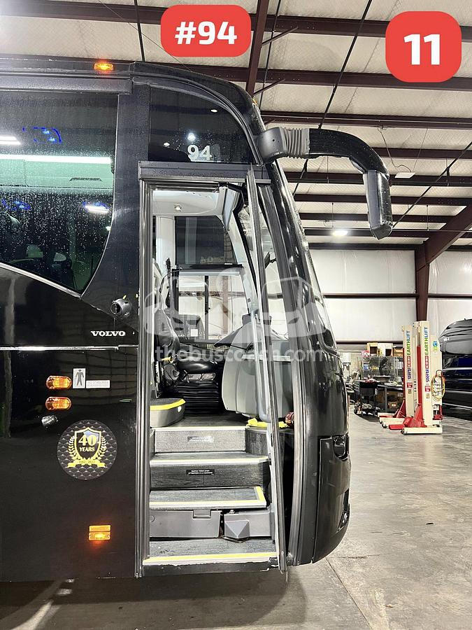 Used 2018 VOLVO 9700