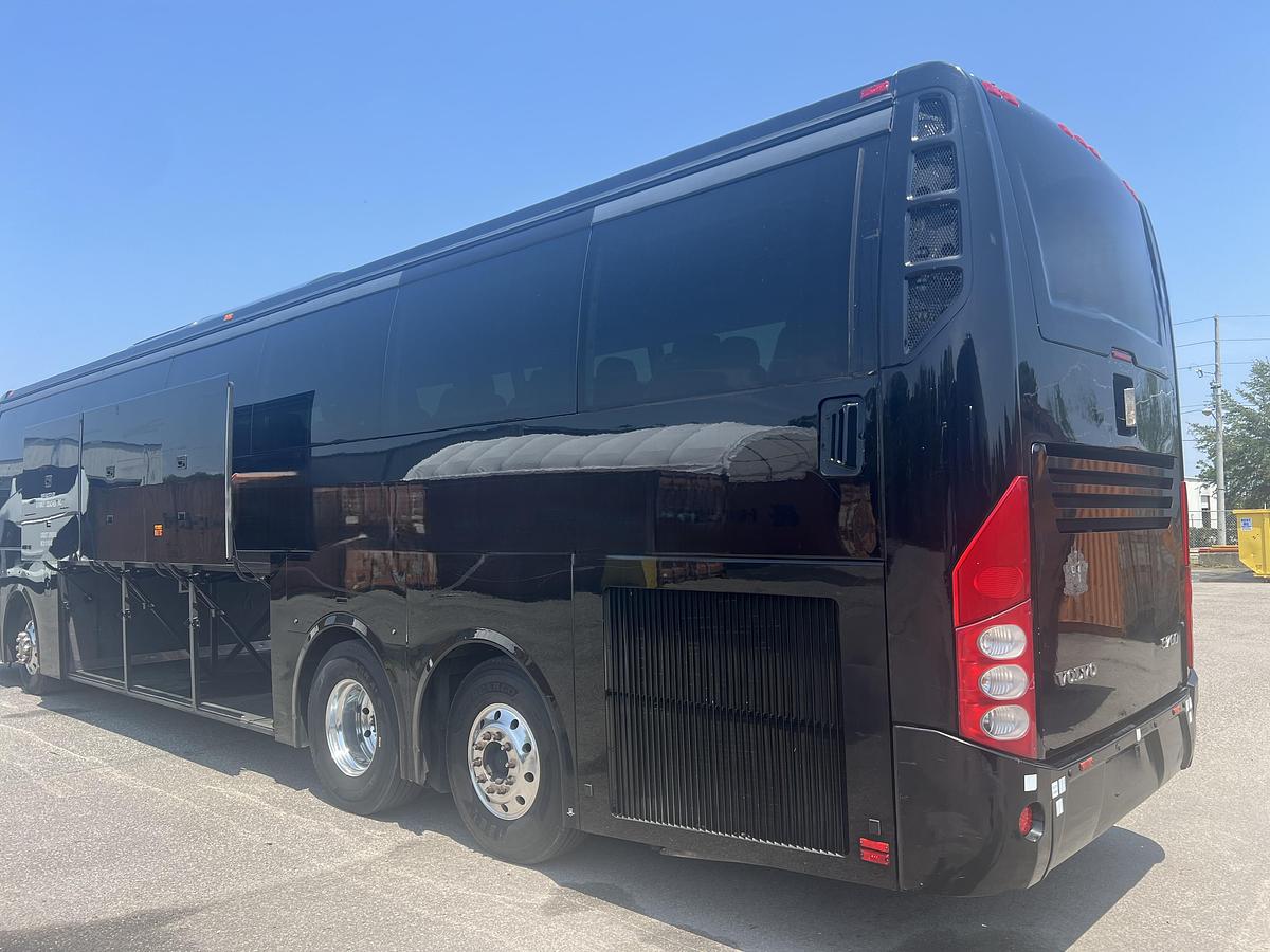 Used 2017 VOLVO 9700