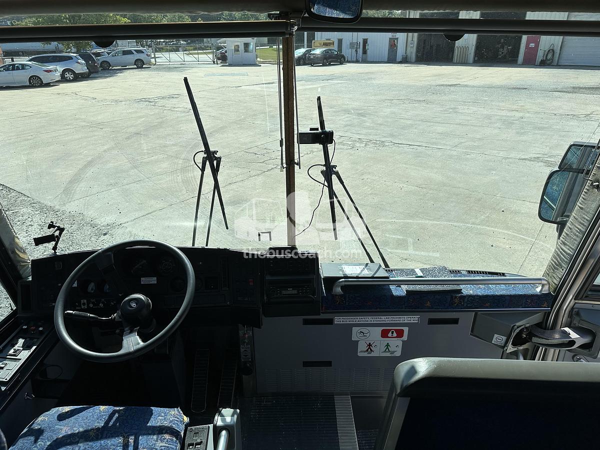 Used 2003 MCI D4500