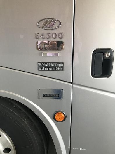 Used 2006 MCI E4500 Conv