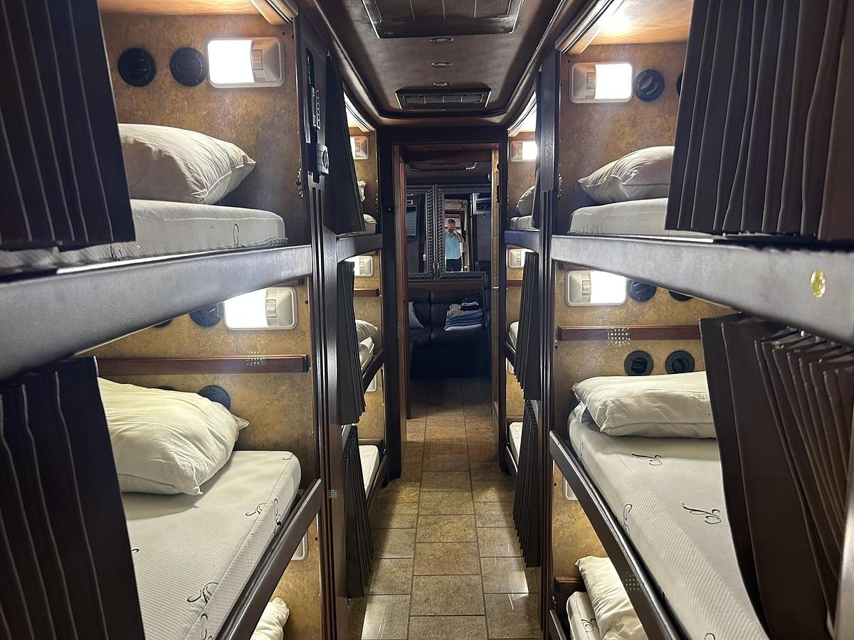 Used 2008 PREVOST XLII
