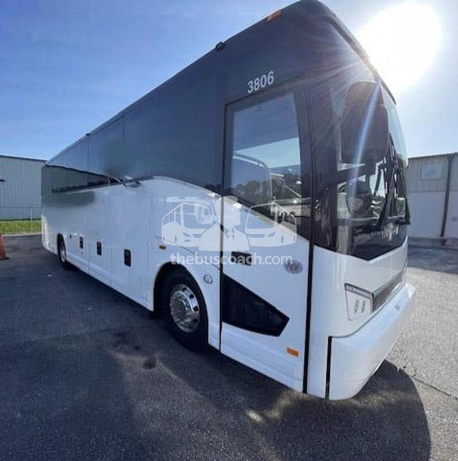 Used 2025 VAN HOOL CX45 ADA