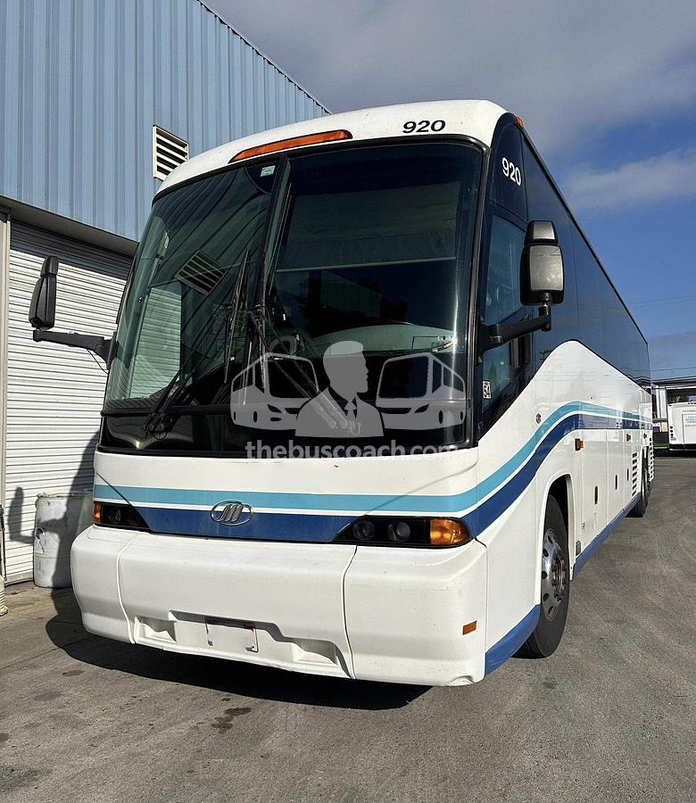 Used 2012 MCI J4500